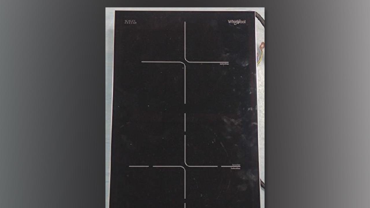 有關的品牌是惠而浦，型號ACM230，參考編號IX I200038，進口商是惠而浦（香港）有限公司。（政府新聞處）