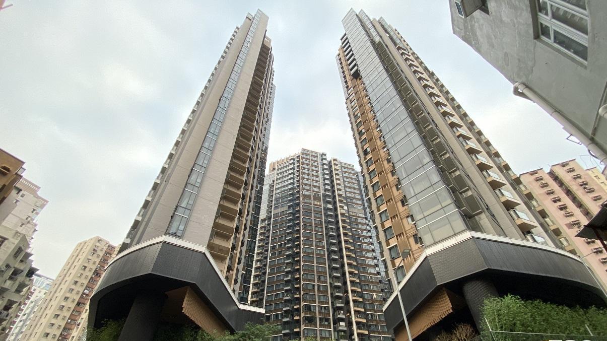 北角半山柏蔚山內園兩房，以每月3.3萬元租出，呎租53.5元。