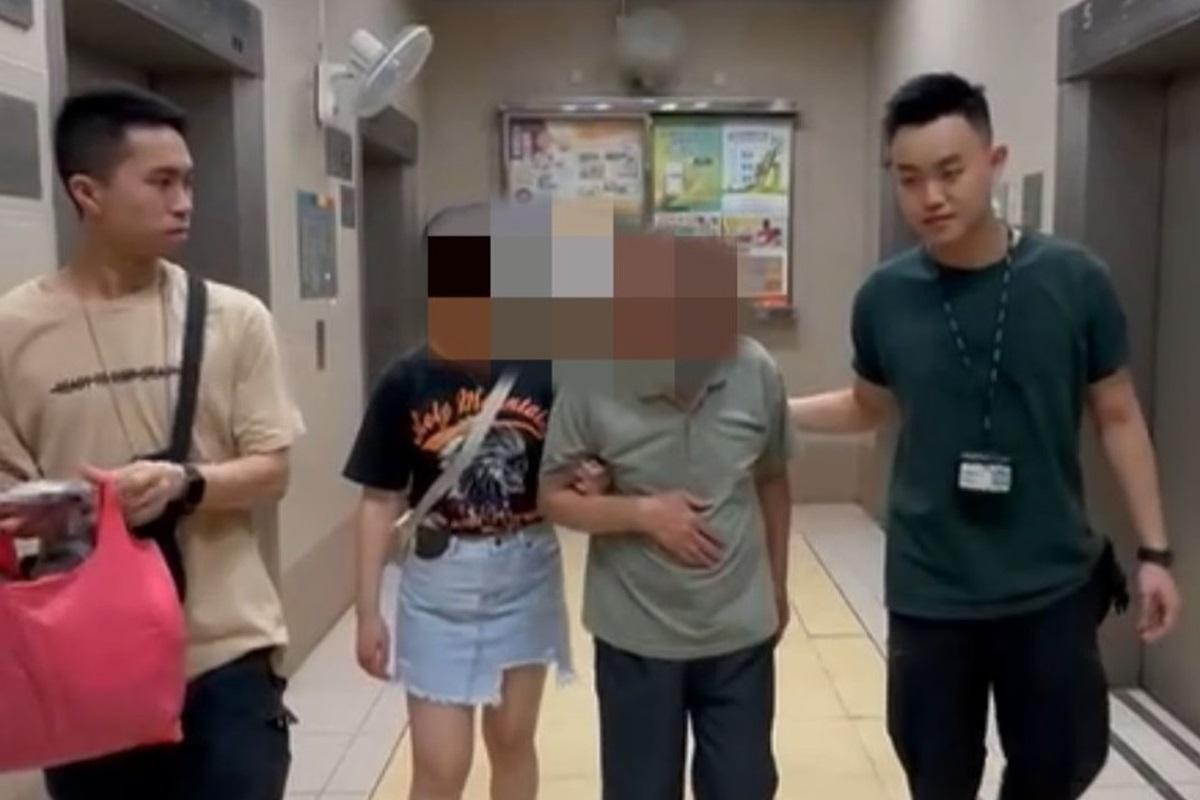 警方在葵盛東邨拘捕一名涉嫌盜竊的73歲老翁。(警方圖片)