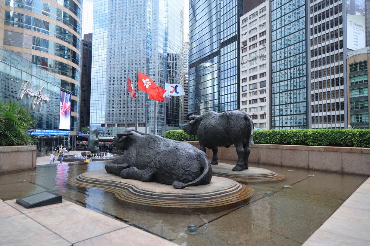 港股收市｜恒指挫277點險守萬八關 科技股重災