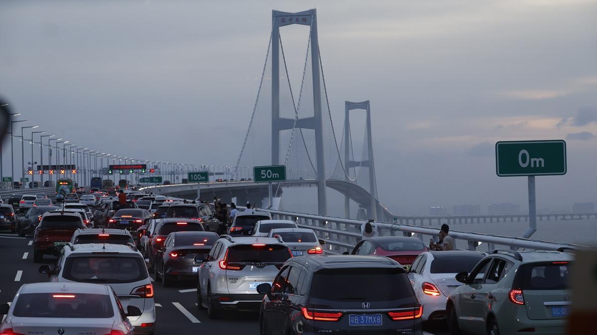 深中通道首日通車嚴重塞車。(資料圖片／林俊源攝)