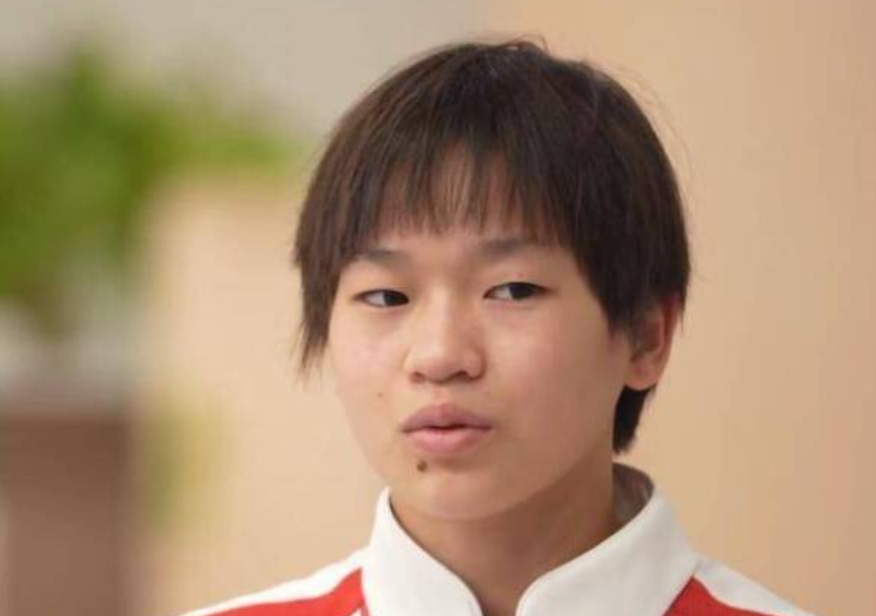 全紅嬋回應自己在單人賽中擊敗拍擋，指知道陳芋汐亦很辛苦，因此得奬一刻曾想過自己連續兩屆奧運奪金是否不對，亦沒有特別開心。(央視節目《面對面》)