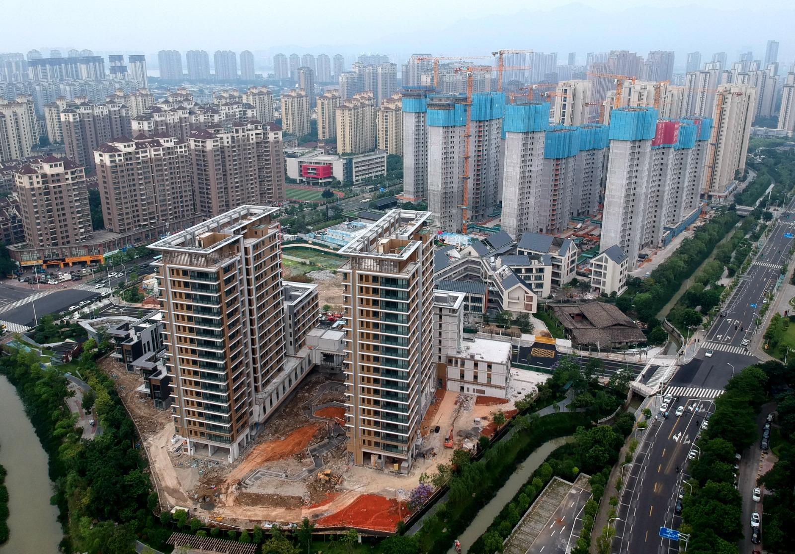 近年多了很多客人查詢內地物業估價。(資料圖片)