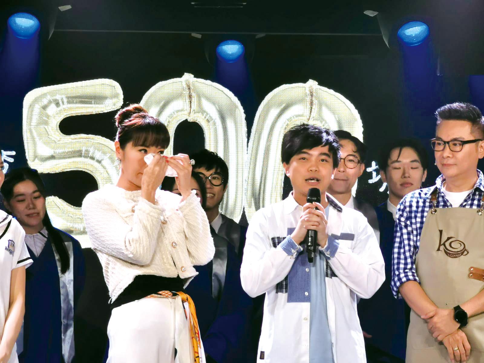 我們的青春日誌｜完成500場向海嵐淚灑舞台  陳恩碩宣布明年推《小男人周記》