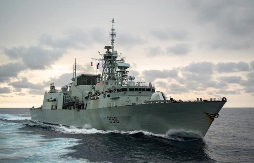 加拿大軍艦通過台海，解放軍跟監警戒。(HMCS Montreal。FB)