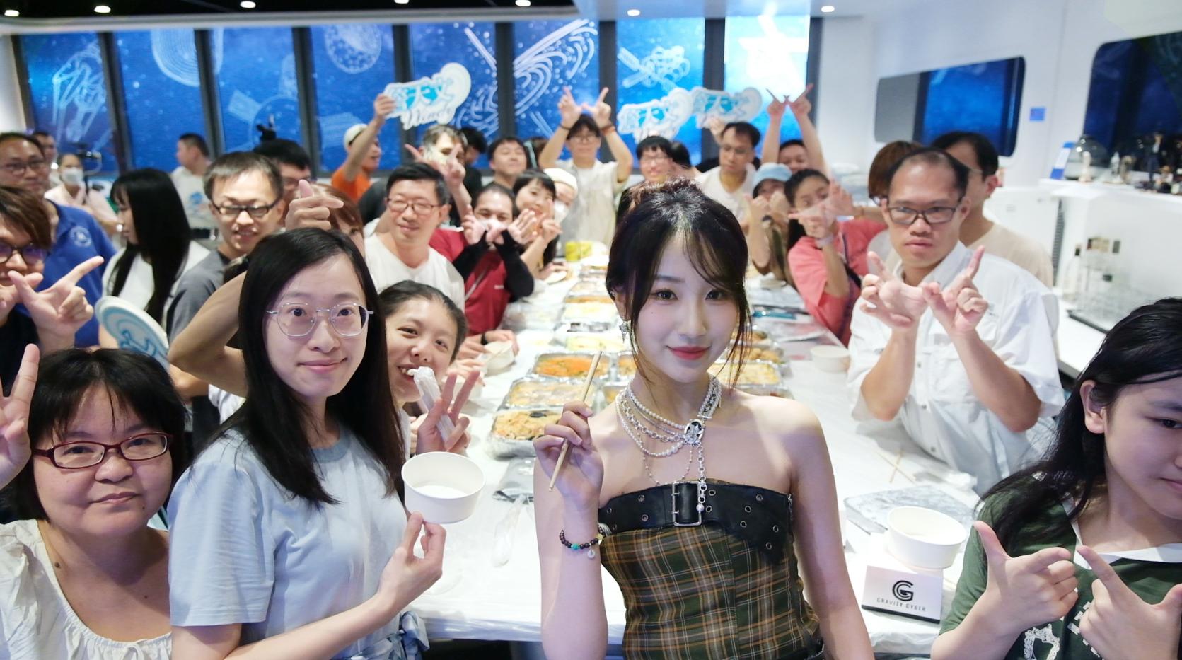 來自香港、澳門及內地過百的天文台聚首一堂，祝福Windy大學生活愉快。