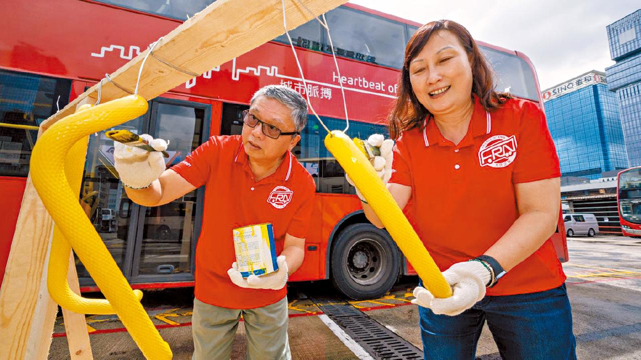 九巴捐巴士扶手 社福機構免費裝 助基層戶防跌減家居意外