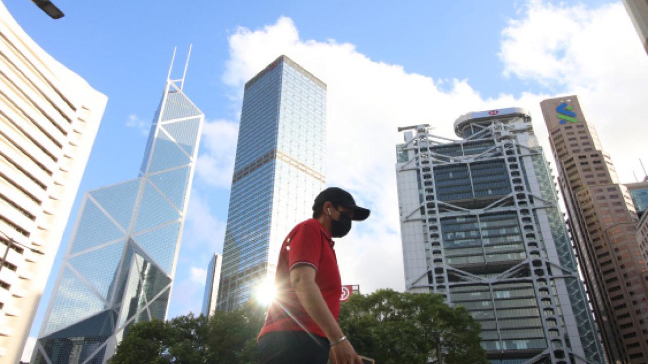 銀行便秘 樓市蕭條