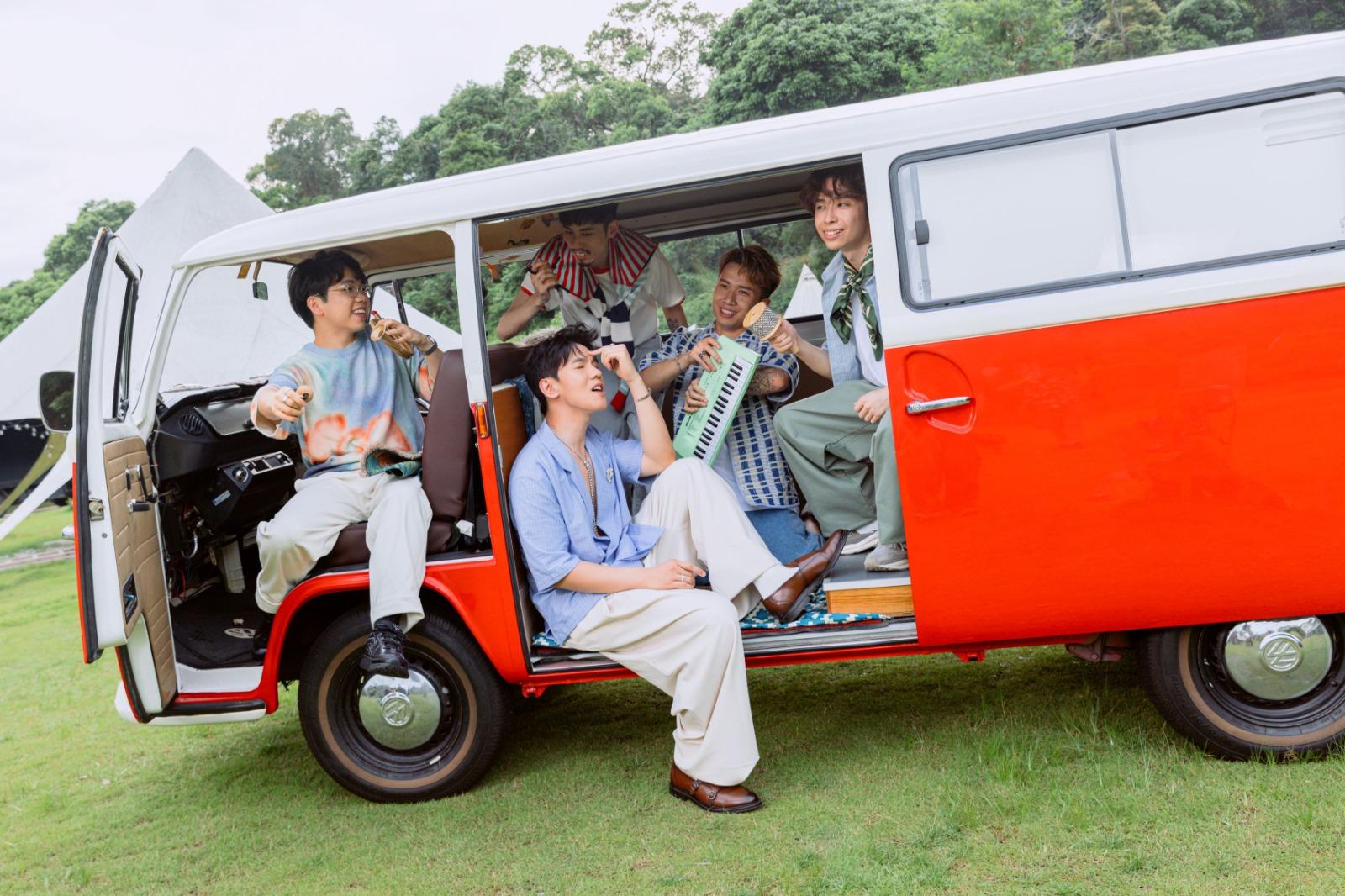 Phil林奕匡新歌邀Serrini填詞 為演繹口語歌詞下苦功