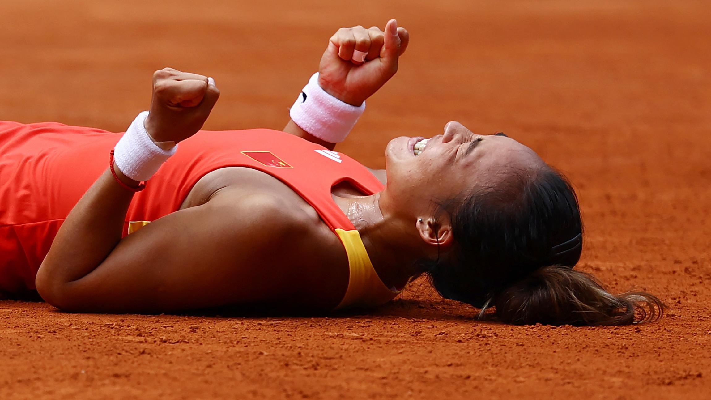 鄭欽文在女單四強擊敗施維雅迪。(路透社)