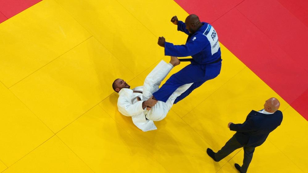 格魯吉亞柔道代表在地上踢向對手被取消資格。(路透社)