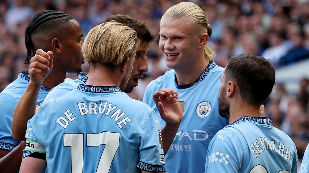 夏蘭特為曼城打開紀錄，協助球隊擊敗車路士。(路透社)