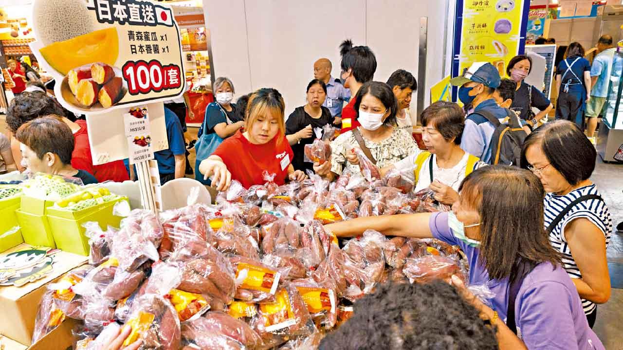 美食博覽昨開鑼 市民稱價廉買多咗唔怕