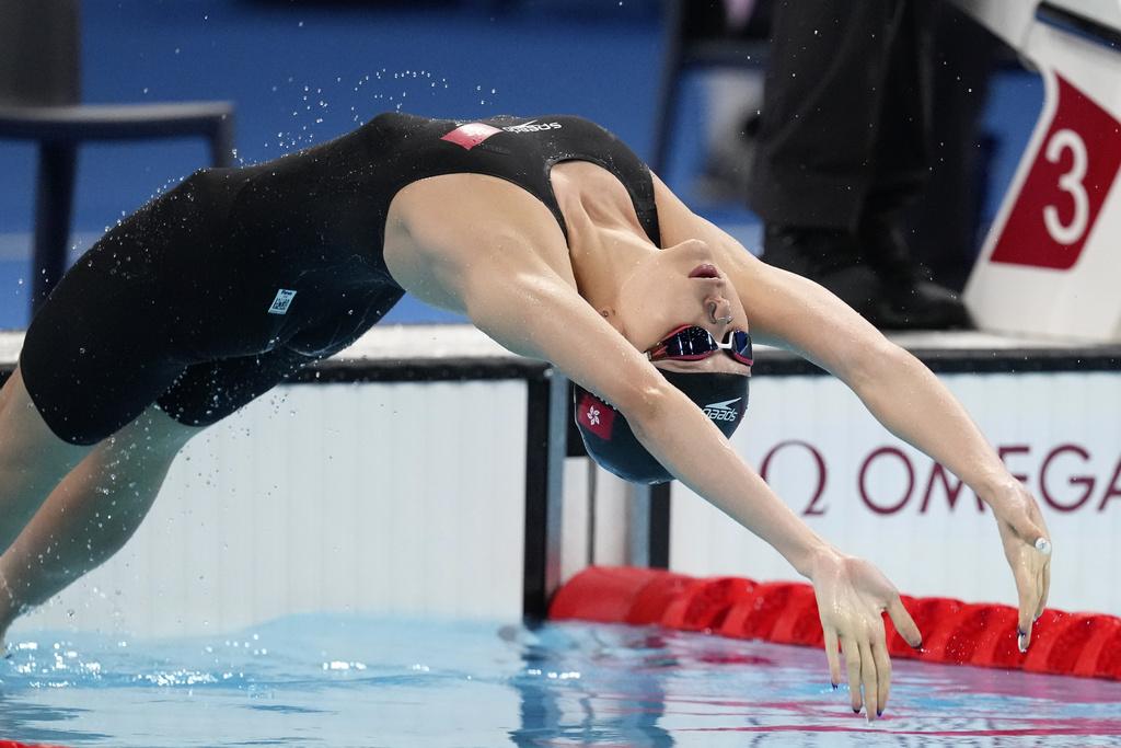 巴黎奧運｜17歲泳手張心悅女子200米背泳預賽止步。（美聯社）