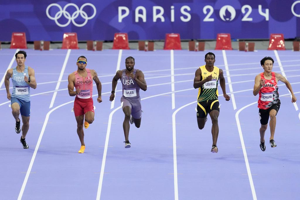奧運田徑賽事繼續進行。（美聯社）
