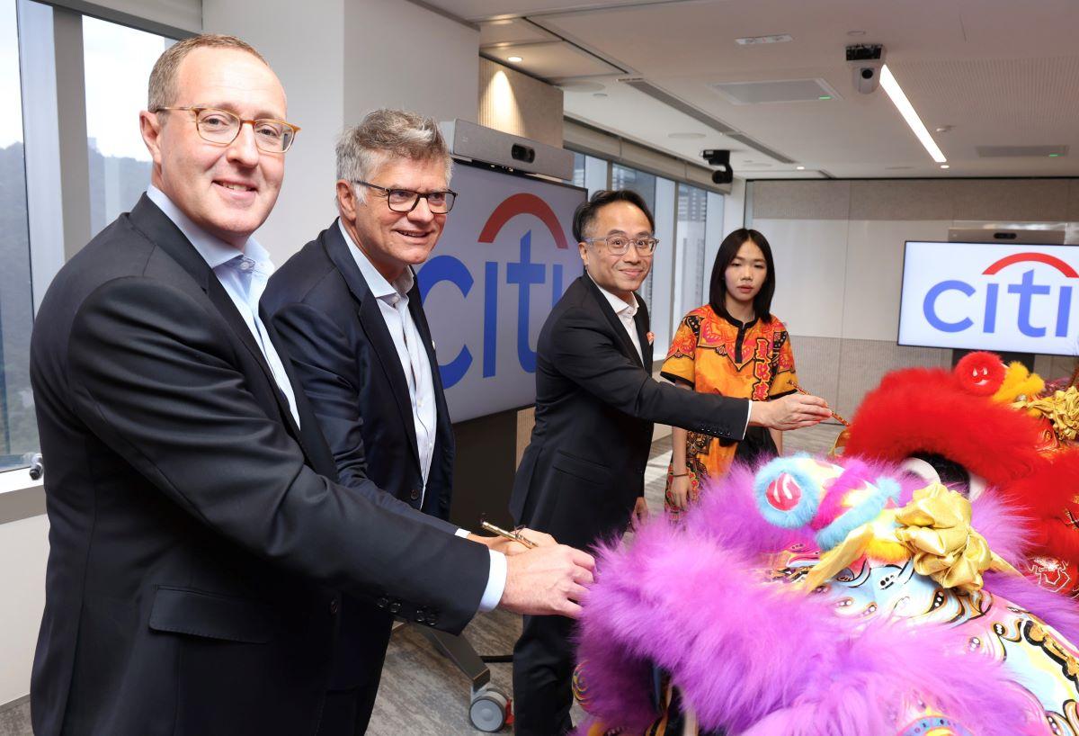 花旗香港金融市場部搬新Office福利勁多，「人體工學辦公椅」等人人有份。