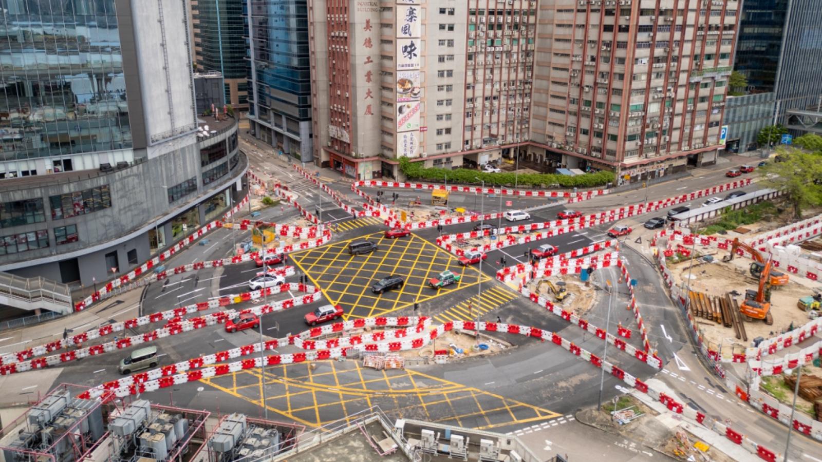 觀塘偉業街/開源道迴旋處今改十字路口。(陳奕釗攝)