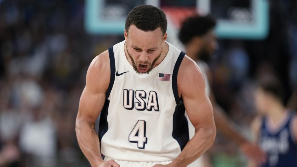 巴黎奧運｜居里轟36分救主！　夢之隊第四節追17分反勝　闖決賽惡鬥法國