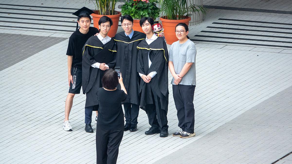 JUPAS覆核成績放榜，近四成原先未獲派位學生「升級」至獲八大或都大取錄。(資料圖片／陳奕釗攝)