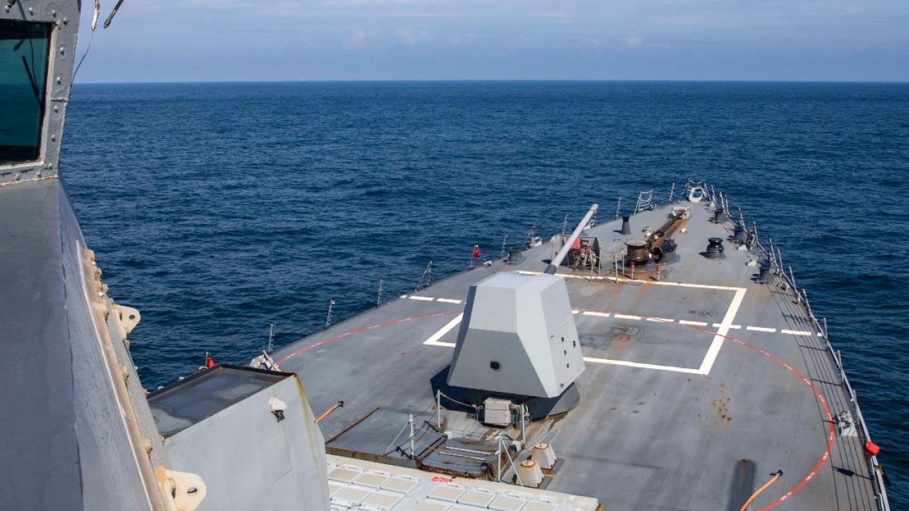 美艦通過台灣海峽　解放軍全程跟監警戒