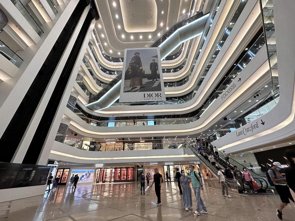 九龍倉中期錄虧損26億，前景仍受經濟不穩及市場波動籠罩。