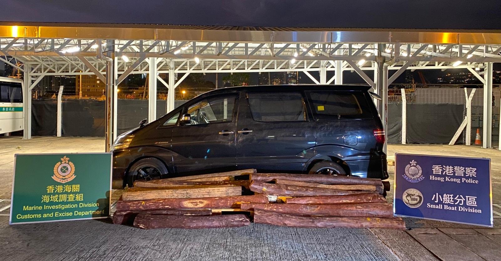 香港仔反走私聯合行動，檢獲760公斤紅木。(警方圖片)