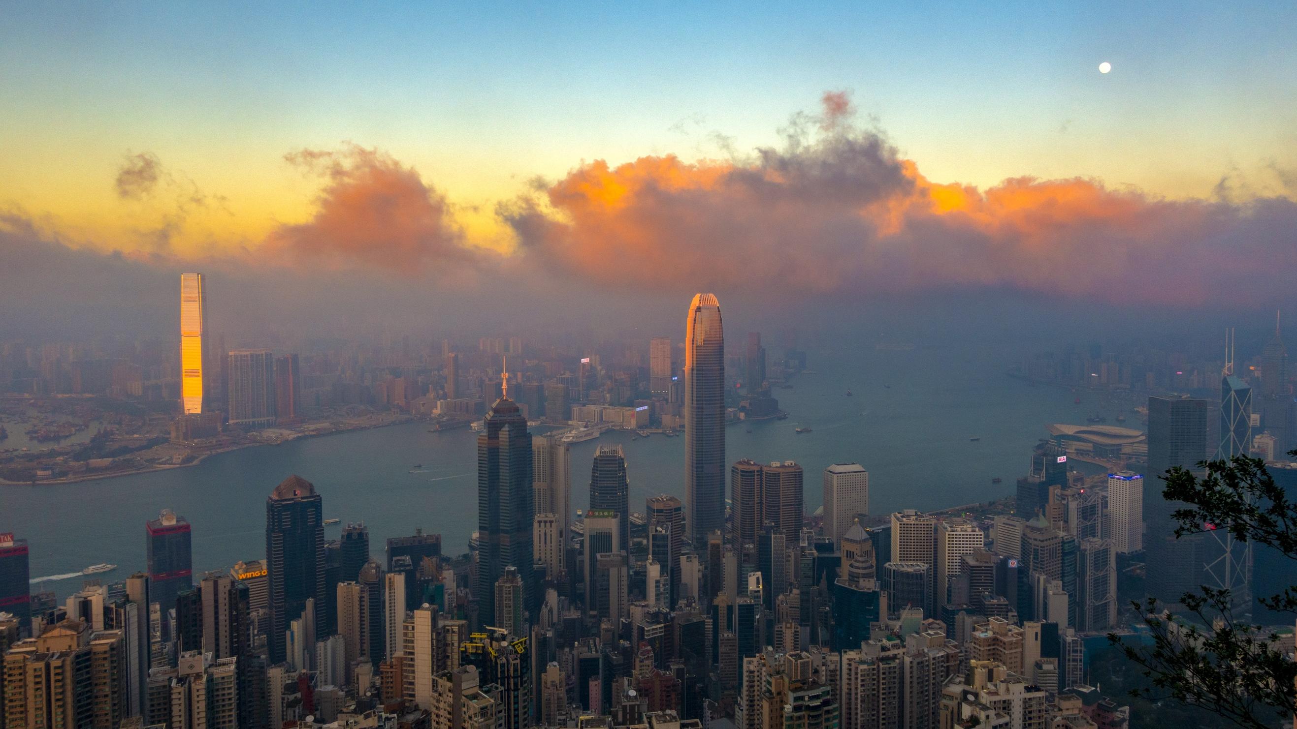 減息降低企業融資和個人借貸成本；供樓業主可即時節省利息開支。(資料圖片)