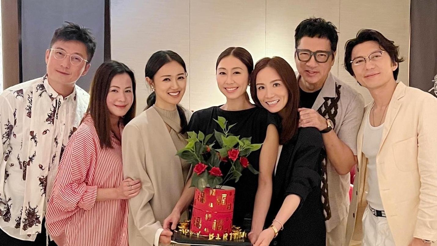 胡定欣迎43歲生日 被單立文催搵男友：唔使我畫公仔畫出腸啦