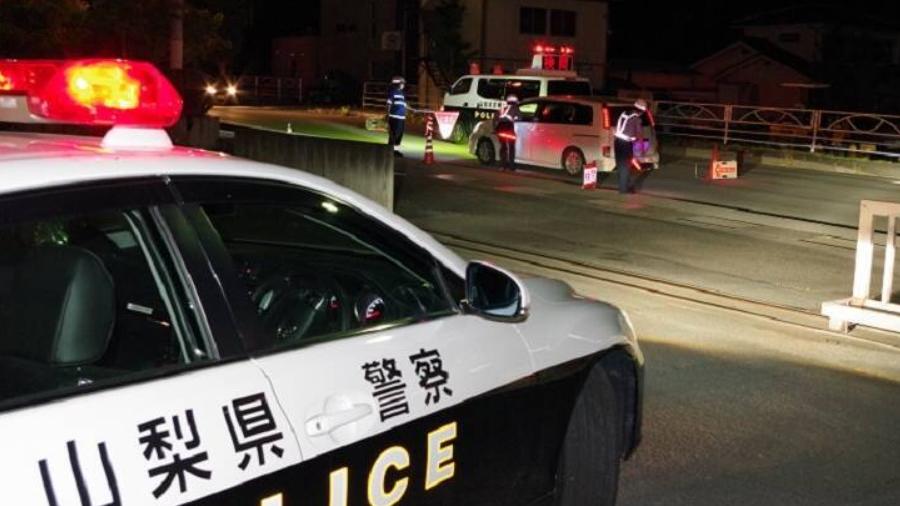 中國女子日本開車衝紅燈，撞過路同鄉釀1死1傷。(X)