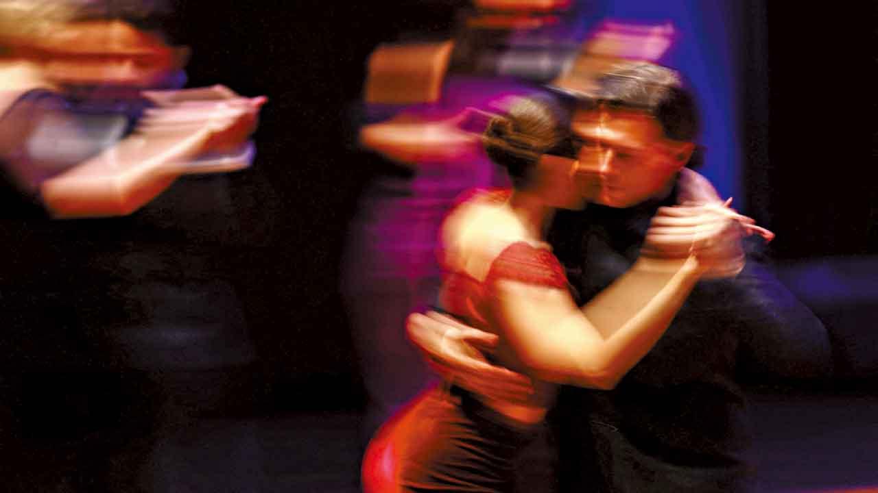 翩翩探戈 舞起正能量