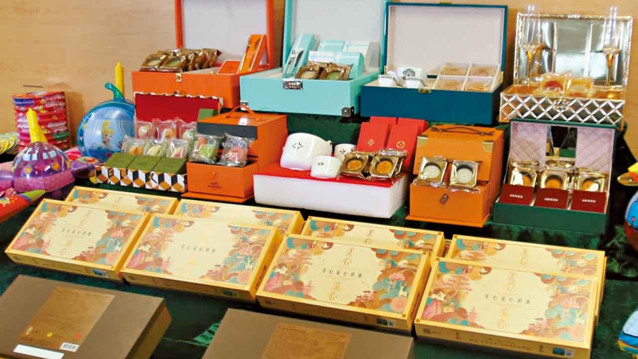 網售假LV、GUCCI月餅 海關住宅檢26盒貨拘兩人