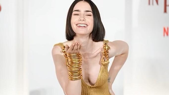 莉莉歌蓮絲宣傳《艾蜜莉4》 金裙化身羅馬女神