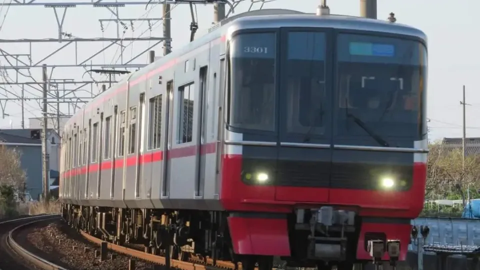 日男平交道遭撞竟「離奇消失」　車頭滿是血
