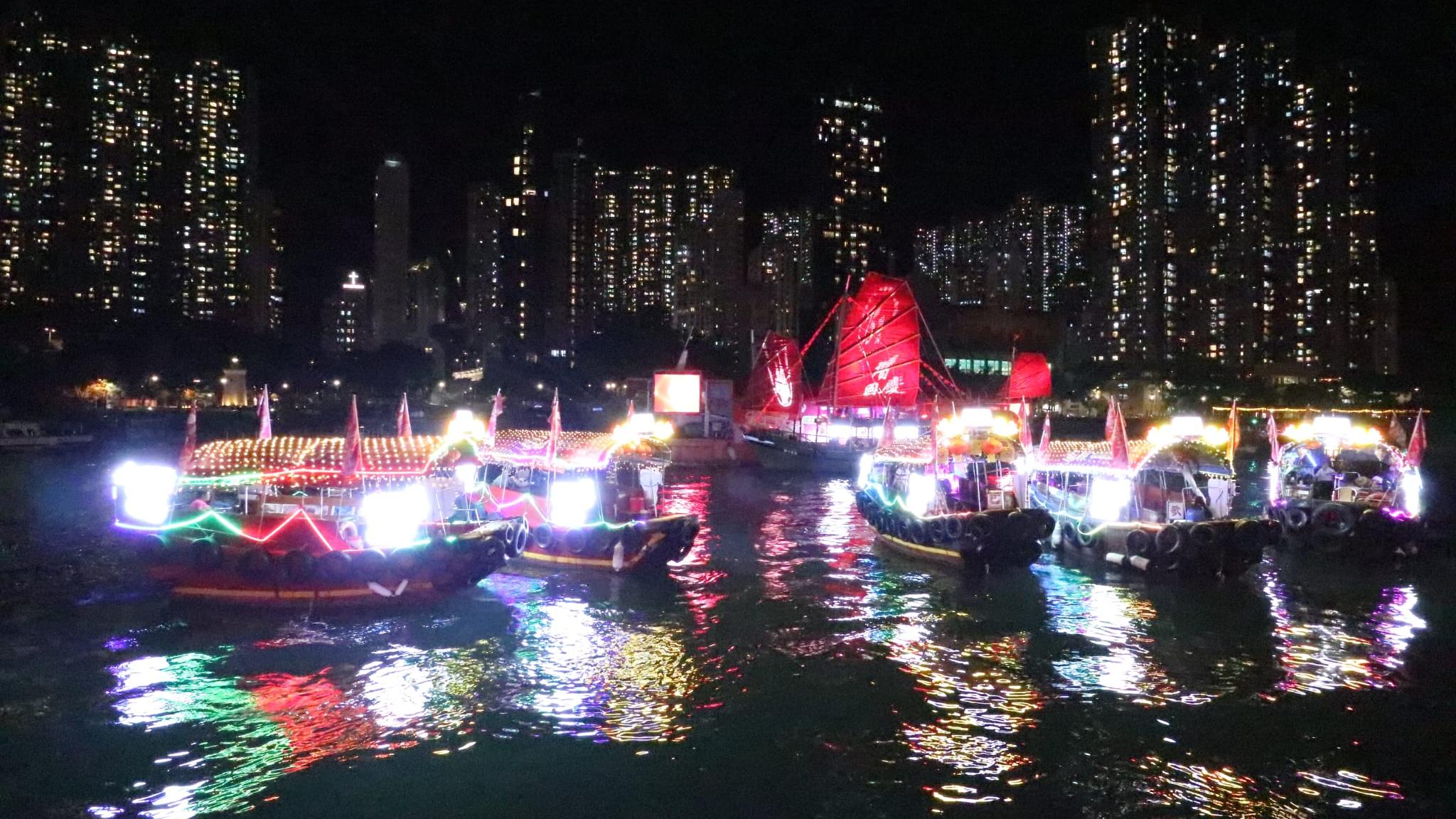 南區舉辦以大熊貓為主題的綵艇活動。(鍾式明攝)