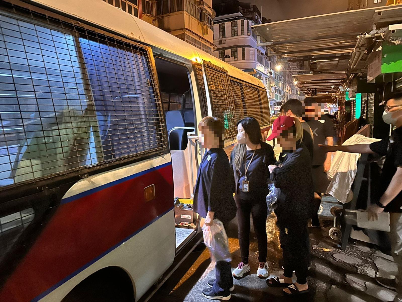 警方反罪惡及反三合會行動拘捕185人，分別涉嫌「經營賭博場所」、「在賭博場所內賭博」、「販運危險藥物」、「藏毒」、「傷人」、「刑事恐嚇」、「刑事毁壞」、「管有攻擊性武器」、「爆竊」、「盜竊」、「以欺騙手段取得財產」及「洗黑錢」等罪名。(警方圖片)