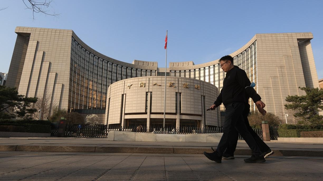 人行在美國減息後首次執行MLF，會否推動寬鬆手段成關注。(資料圖片)