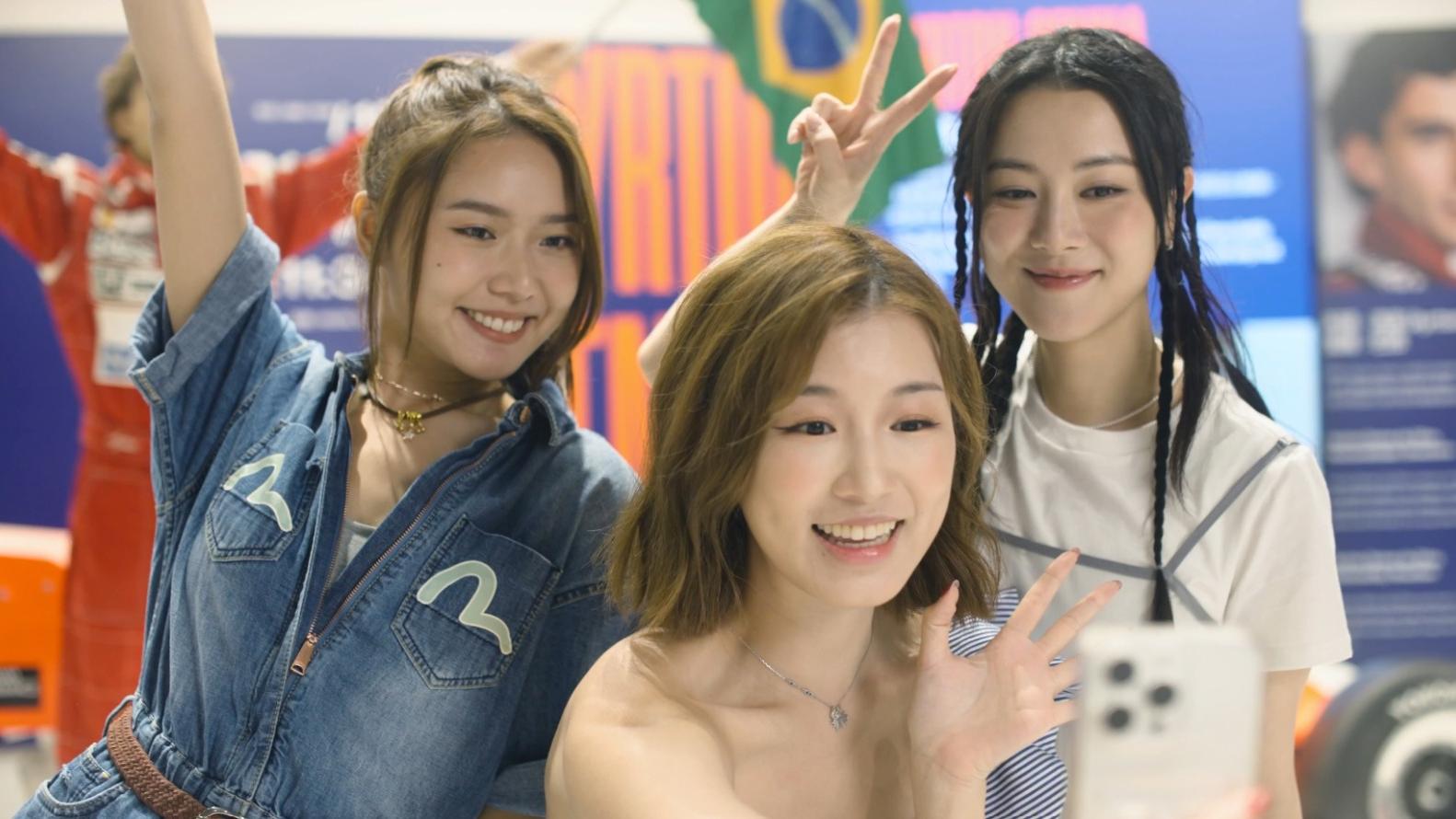 王敏奕今集邀請澳門小姐梁洛郗帶路，聯同藝員戴祖儀及模特兒 傅玨婷，一同探索和體驗澳門各項限定焦點盛事。