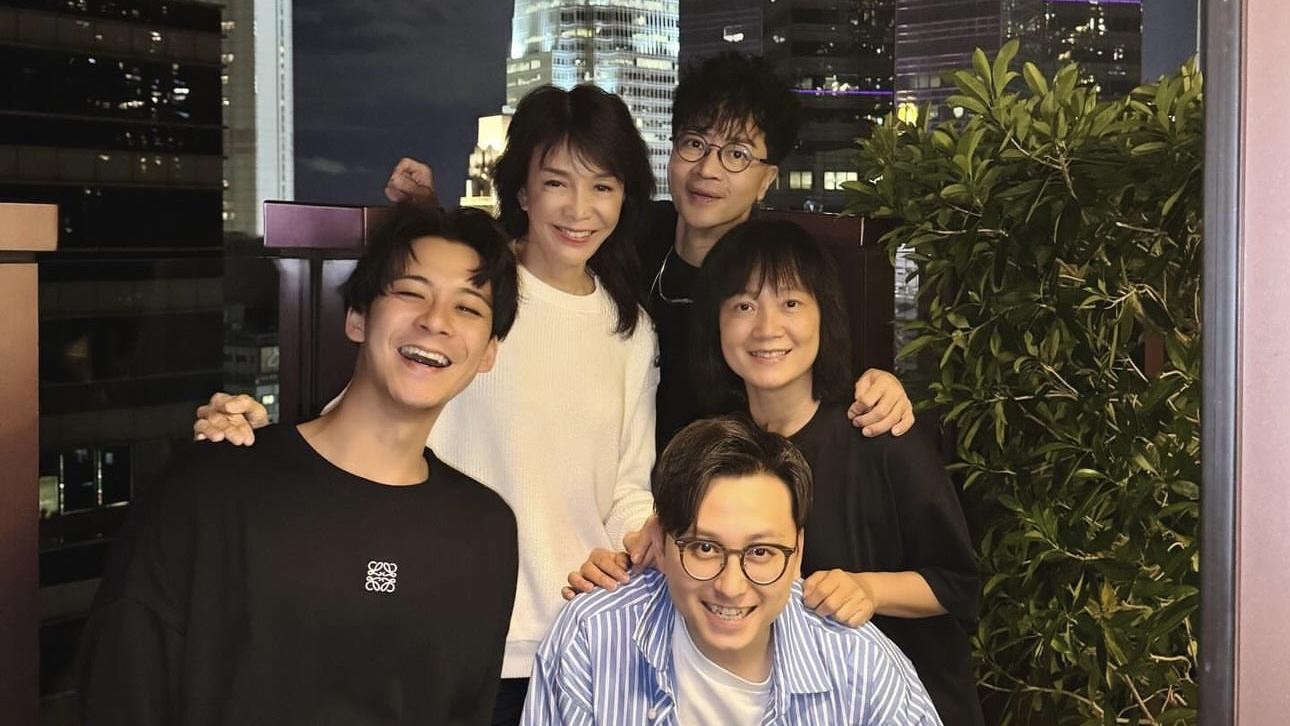 鄭裕玲罕跟三位電台主持食生日飯 ：第一屆口水生日晚宴 