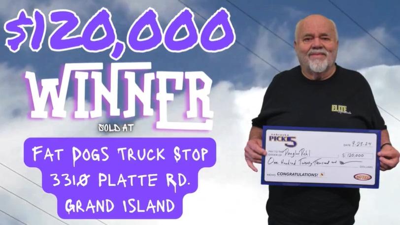 達爾買彩券中12萬美元大獎，開心獎金比兒子多。(互聯網)