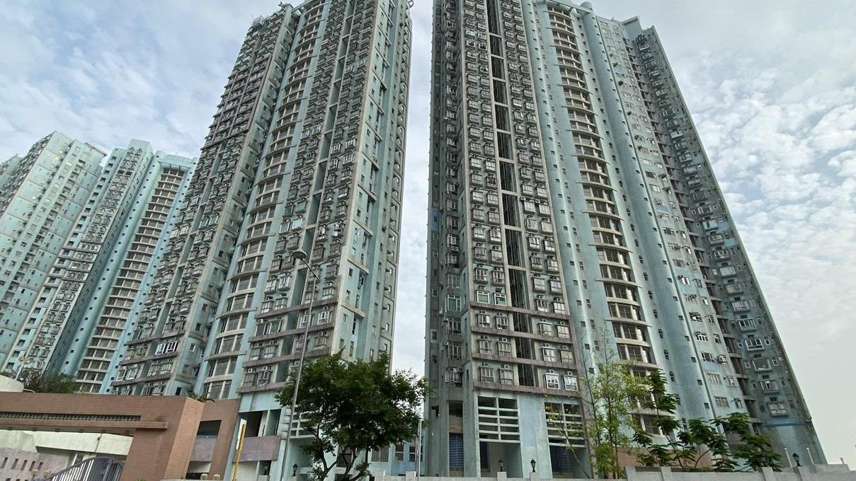 屯門臨海屋苑邁亞美海灣，獲區外客以貼市價380萬元承接，呎價逾8,100元。