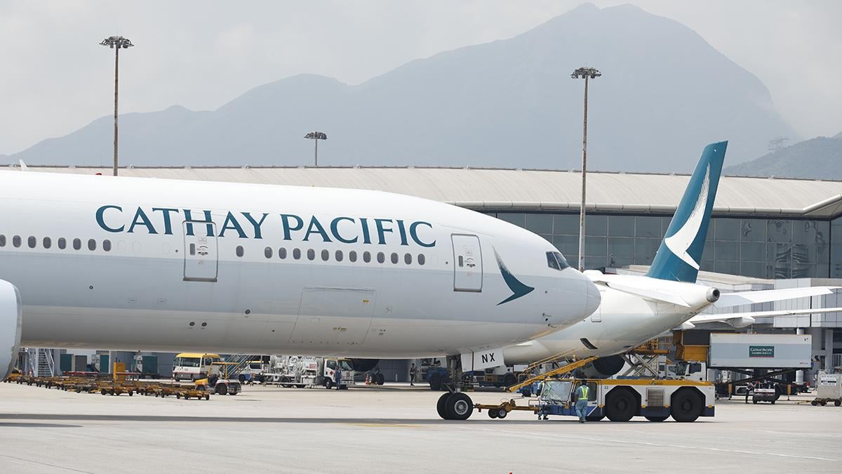 國泰航空一班客機有乘客作出滋擾行為，被逐出機艙。(資料圖片／林俊源攝)