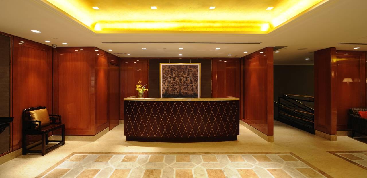 富豪會所「皇朝會」由名媛王穎妤出任董事，多位原董事等同時離任。