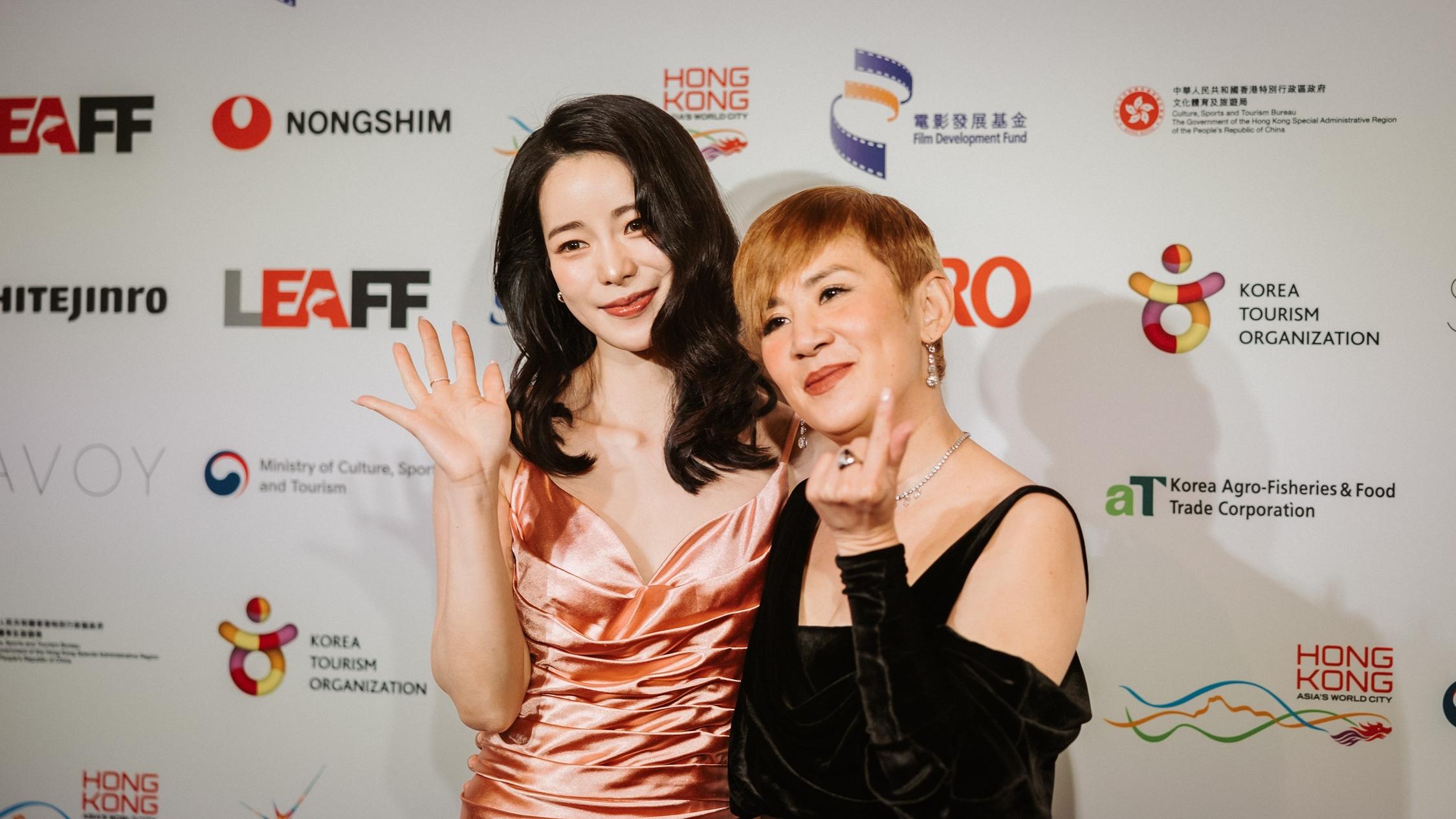 吳君如「三喜臨門」親赴倫敦領榮譽獎  與《黑暗榮耀》林智妍興奮自拍