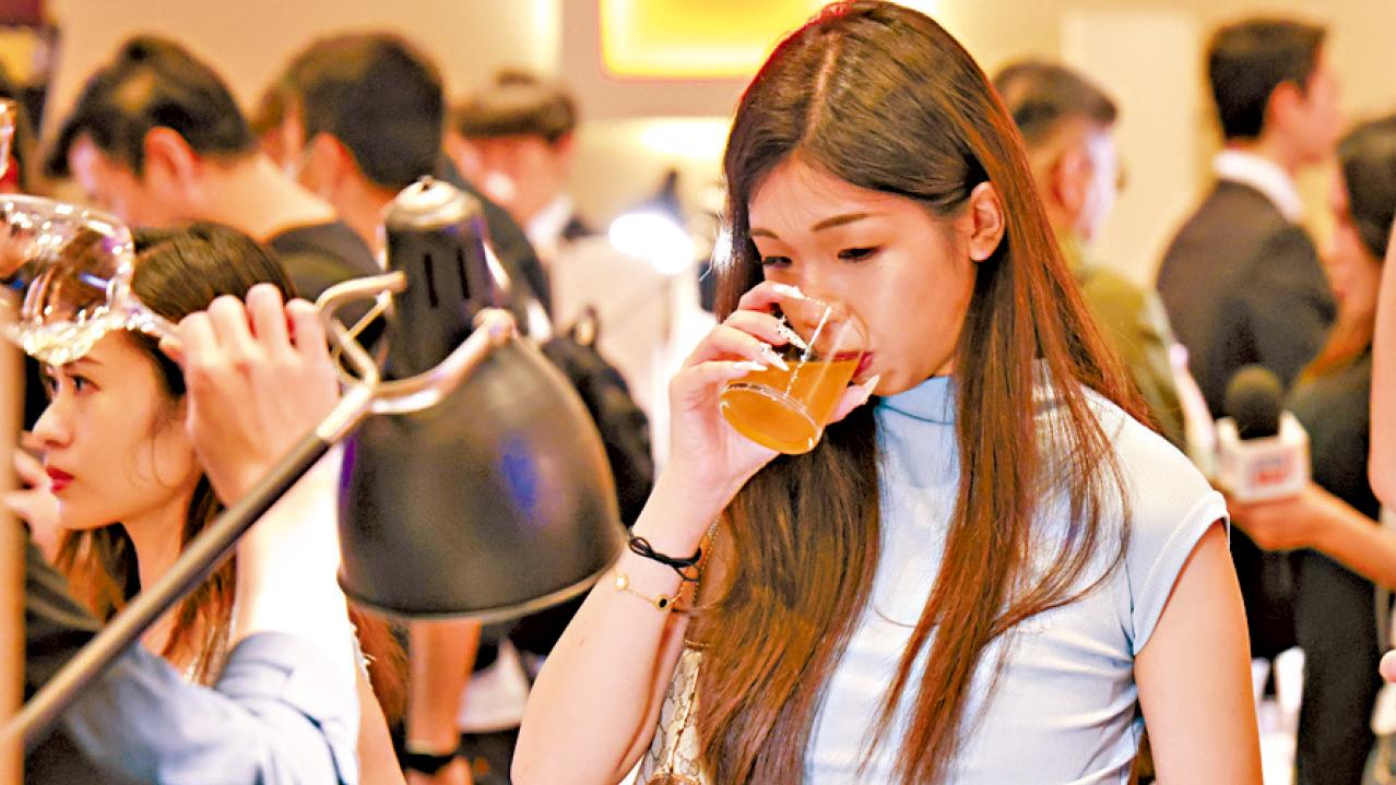 國際美酒展下月舉行 展商︰減烈酒稅助降酒心朱古力成本