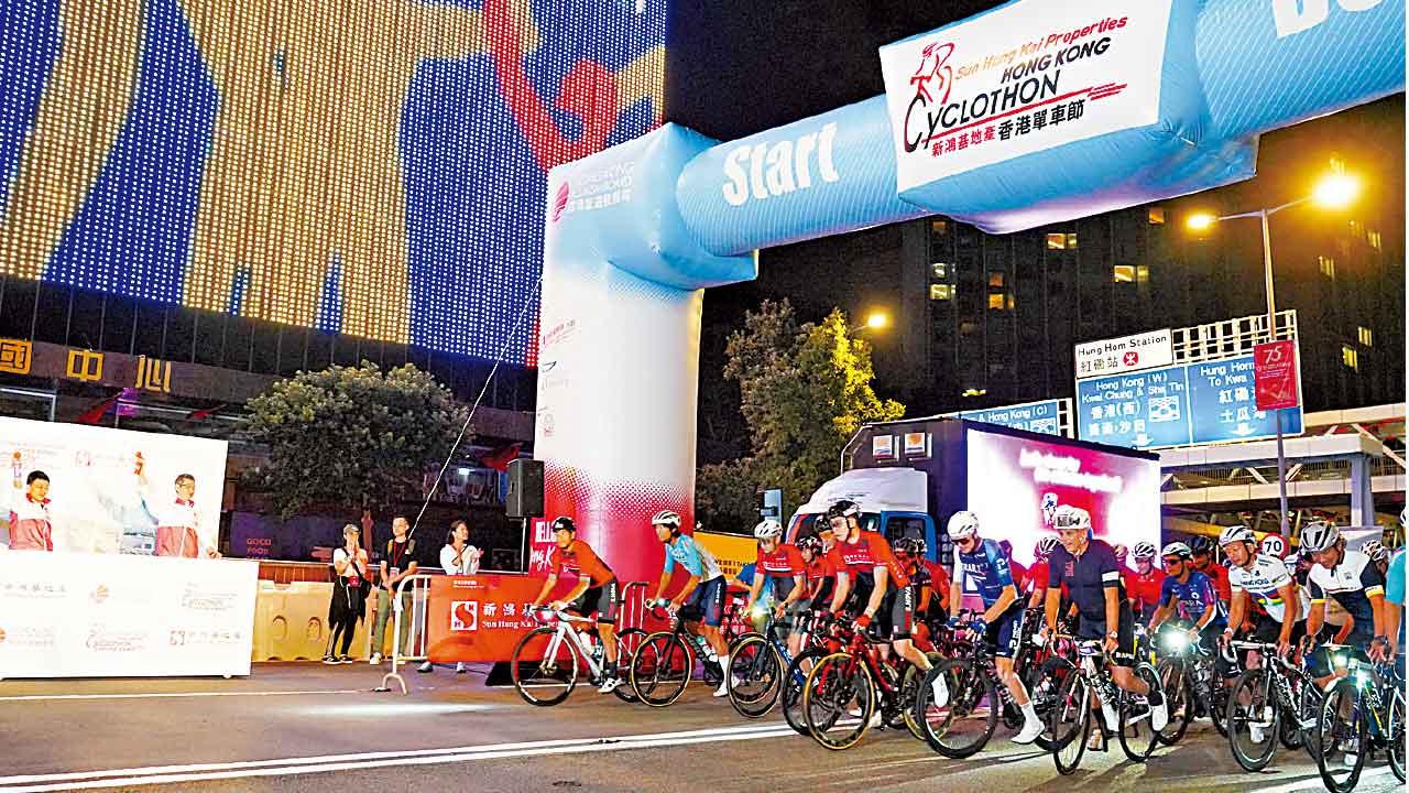 香港單車節近6000車手馳騁破紀錄 環法冠軍讚港道路品質完美  主辦方：體現全民運動普及+運動旅遊經濟