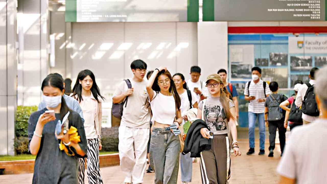 擴高才通大學名單 延首簽期限 搶高端人才舉家留港