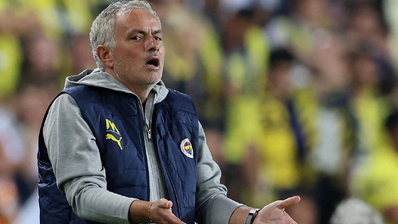 歐霸｜摩連奴領軍倒戈 費倫巴治主場「大」戰紅魔