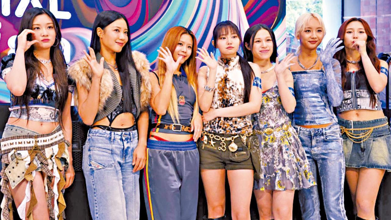 當UNi出道 COLLAR出EP