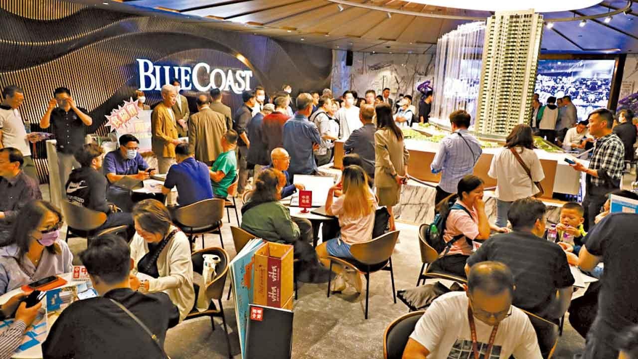 龍頭地產商加價 香港樓市終見底