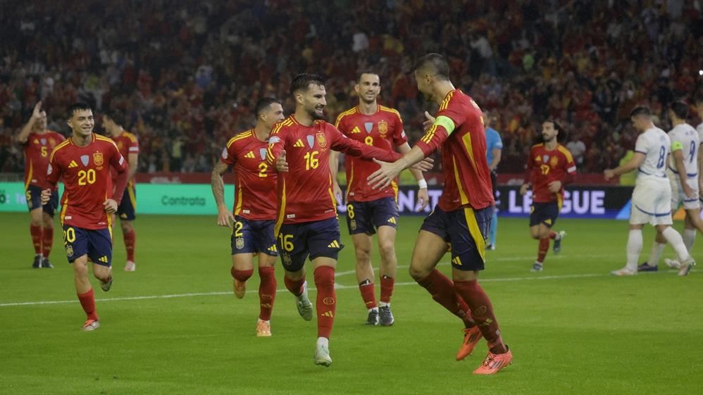 西班牙在主場3:0輕取塞爾維亞。(路透社)